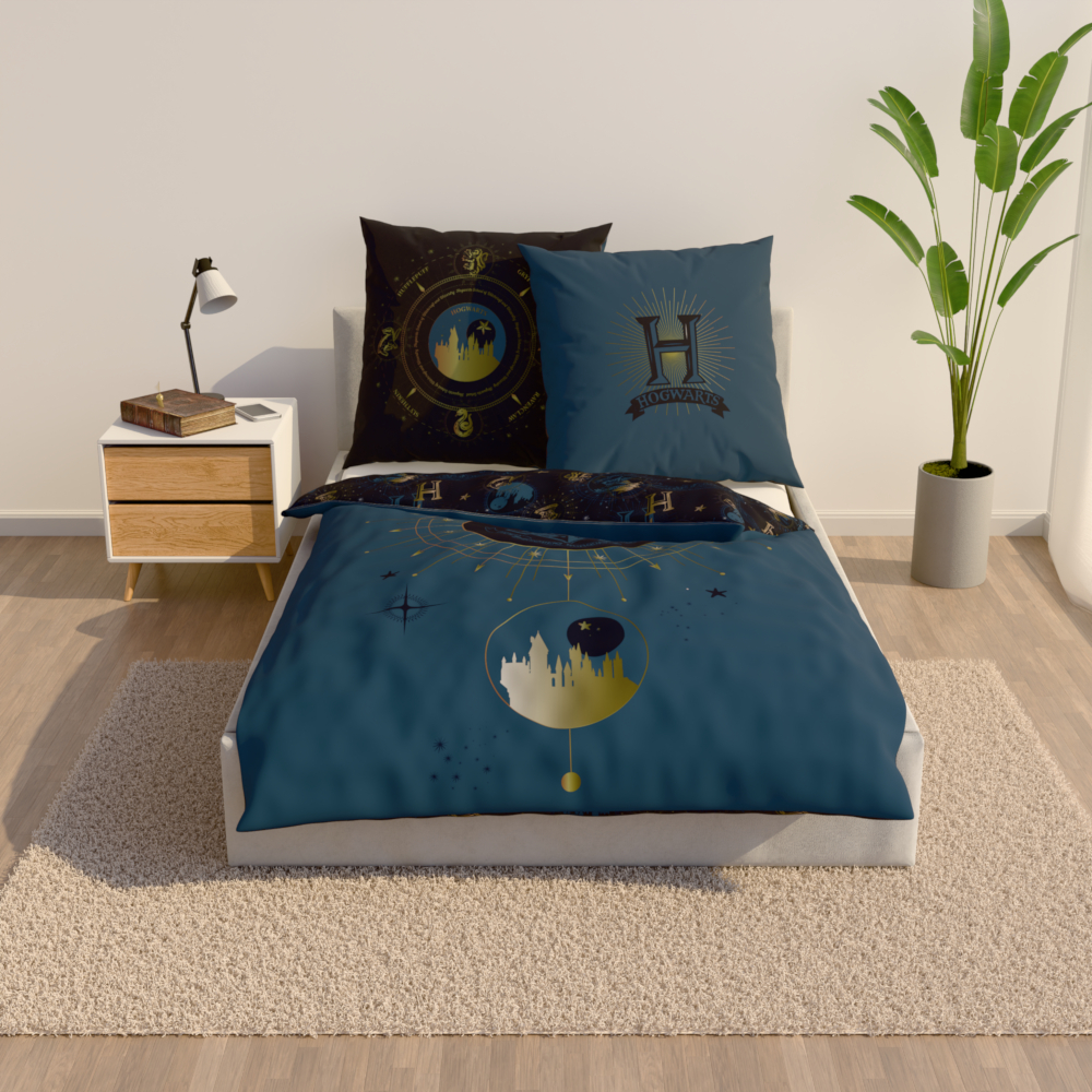 Die Bettwäsche aufgezogen auf dem Bett